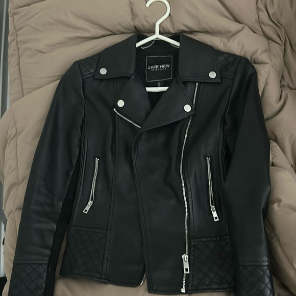 Leather jacket - Picture 1 of 3